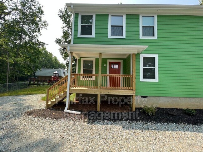 Building Photo - 521 Boone St