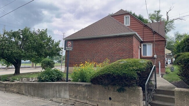 Foto del edificio - 1076 Sherwood Dr
