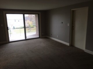Sala de estar - 25-47 Old Lyme Dr