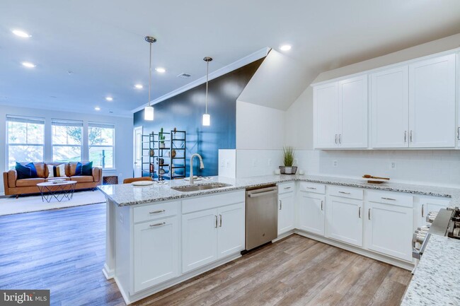 Foto del edificio - 14955 River Walk Way