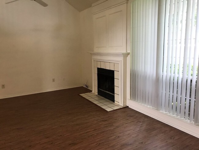 Building Photo - Beautiful, Large 2 Story in Cedar Hill