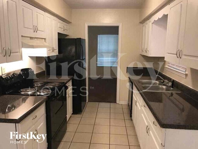 Building Photo - 5712 Fox Bend Ave