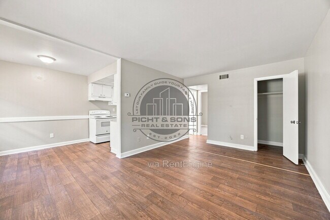 Foto del edificio - 457 White Dr