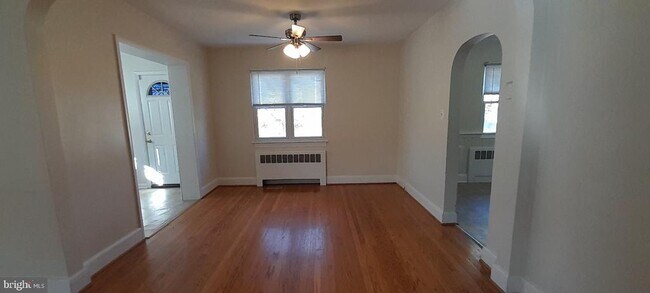 Foto del edificio - 6731 Edwards Ave