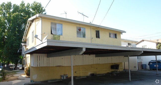 Building Photo - 5828 Woodman Ave