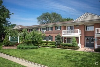 Building Photo - 675 Conklin St