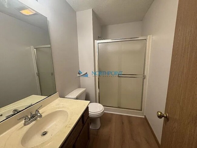 Foto del edificio - 1302 Hollyhock Dr