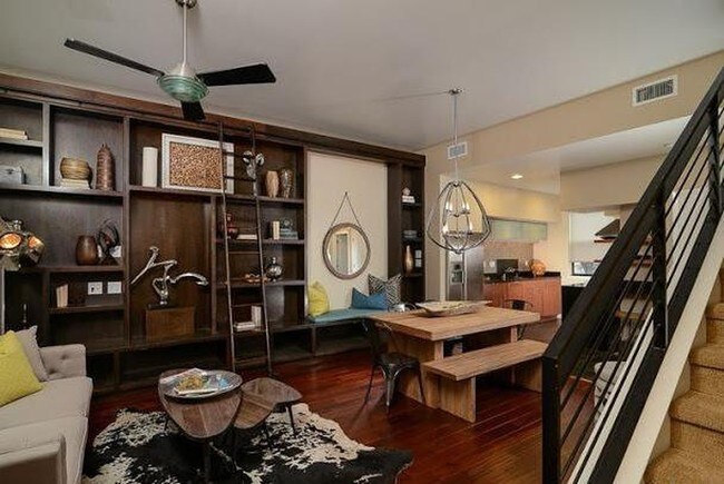 Foto del edificio - 1323 E Sutter Walk