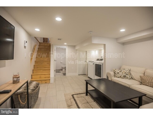 Photo - 533 Manton St Apartment