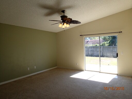Foto del edificio - Great 3 Bedroom Home in Navarre