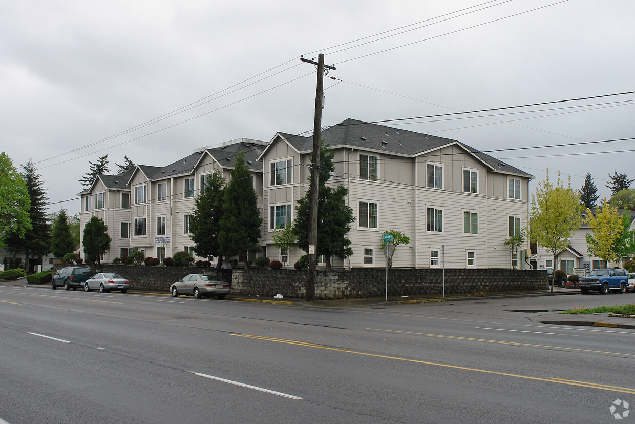 Primary Photo - Lincoln Wood Apartments