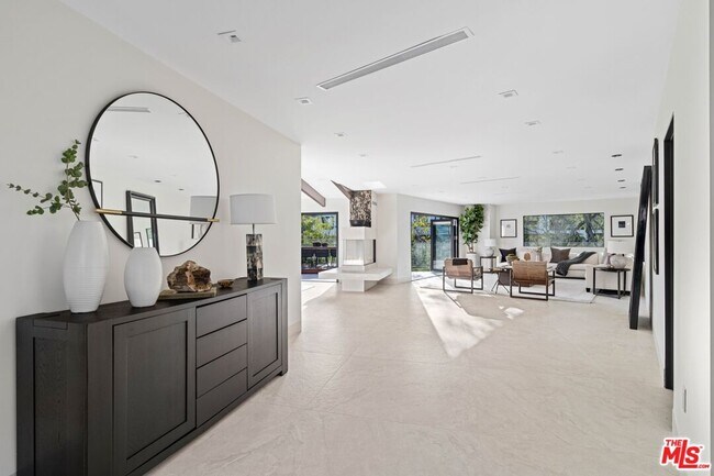 Foto del edificio - 2301 Donella Cir