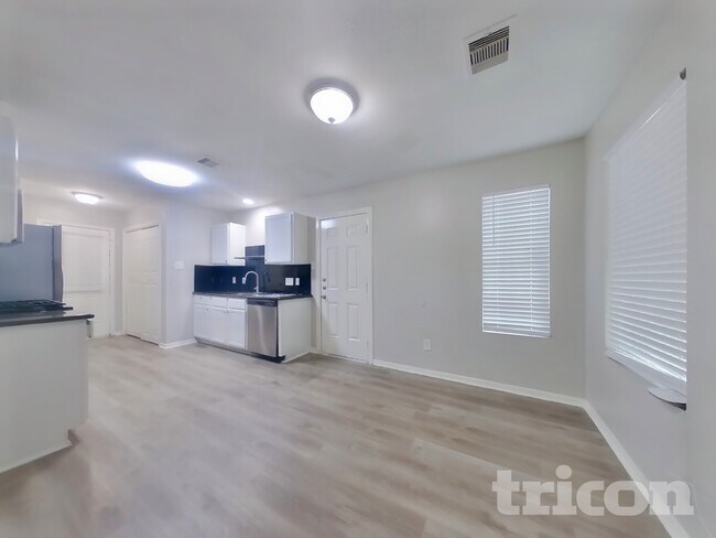 Foto del edificio - 16339 Noble Meadow Ln