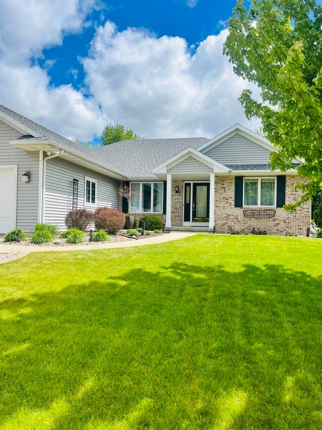 Building Photo - 1018 Ganser Dr