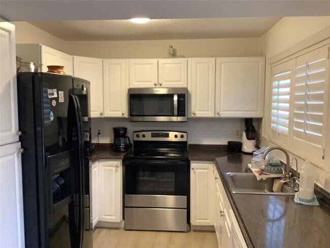 Building Photo - 5280 Bosque Ln