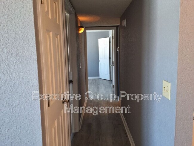 Building Photo - 365 Elmwood Dr