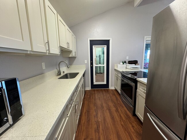 Building Photo - Mililani Area 3/2 - Garage & Enclosed Yard...