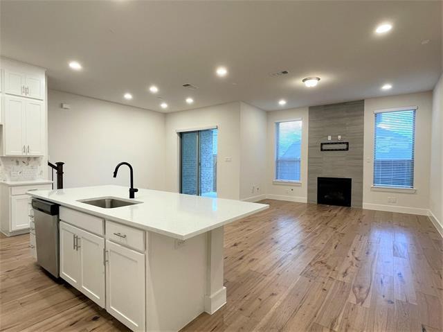 Foto del edificio - 8242 Primrose Wy