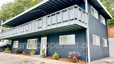 Building Photo - 10417 Aqua Way S