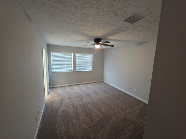 Foto del edificio - 3938 Solano Rd