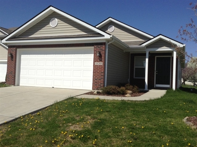 Building Photo - 10261 Sunvista Ct