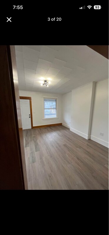 Foto del edificio - 324 S Main St