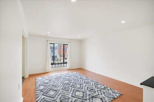 Building Photo - 3627 Ortega St