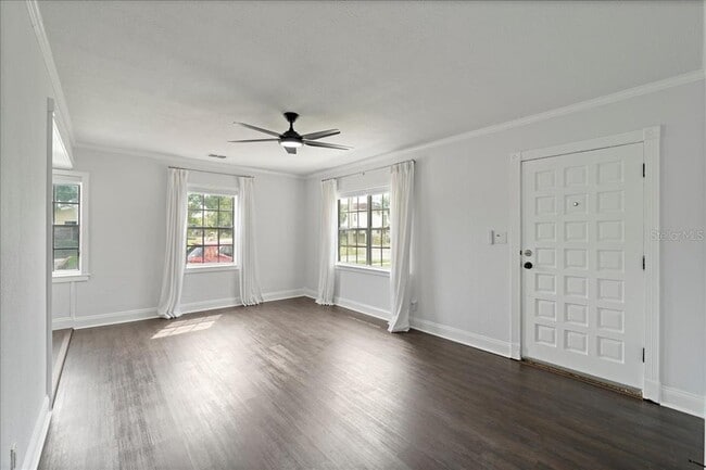 Foto del edificio - 3901 W Swann Ave