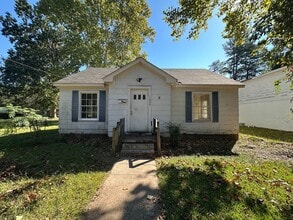 Building Photo - 1604 Filhiol Ave