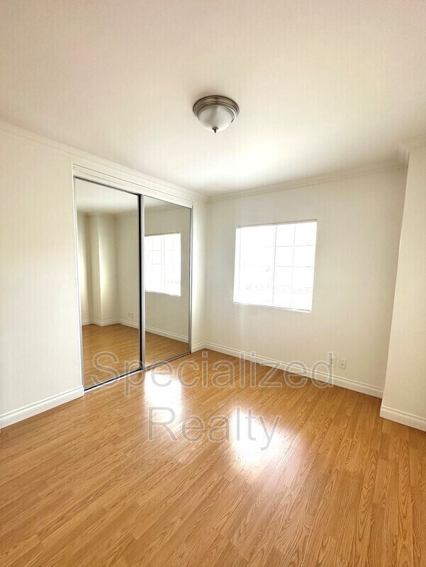 Foto del edificio - 140 S Cedar St