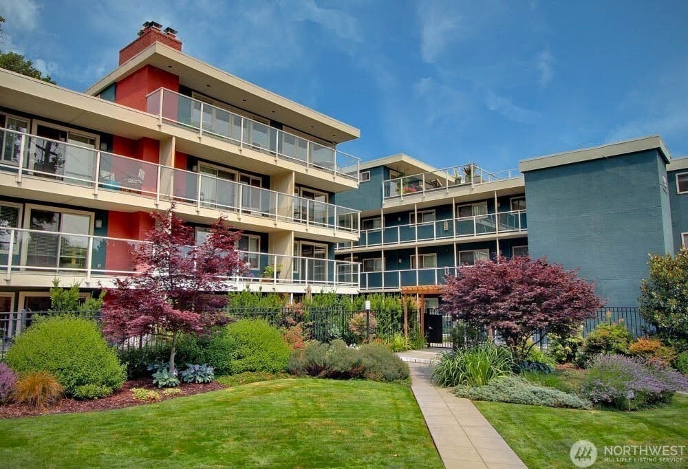 Primary Photo - 1730 Taylor Ave N