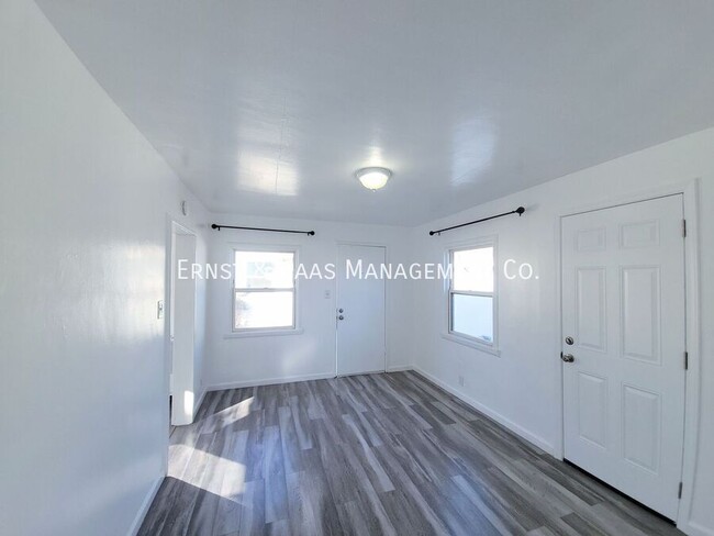 Building Photo - 2125 W Columbia St