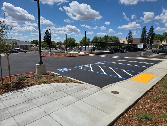 Foto del edificio - Cirby Creek Senior Apartments