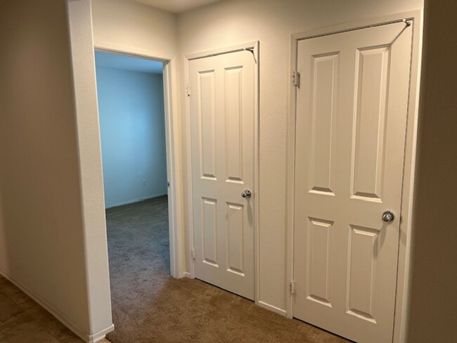Foto del edificio - SINGLE STORY HOME 3 Bed 2 Bath
