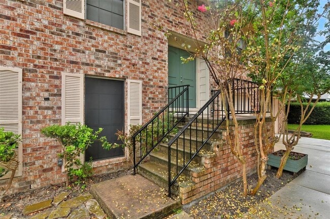 Building Photo - 329 Gleneagles Dr