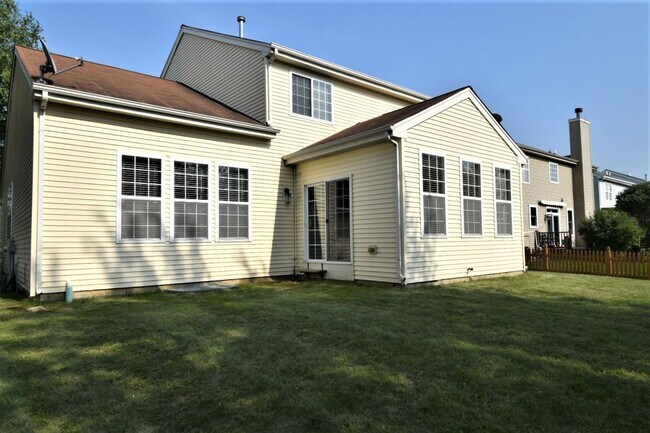 Building Photo - 4 Beds 3 Baths