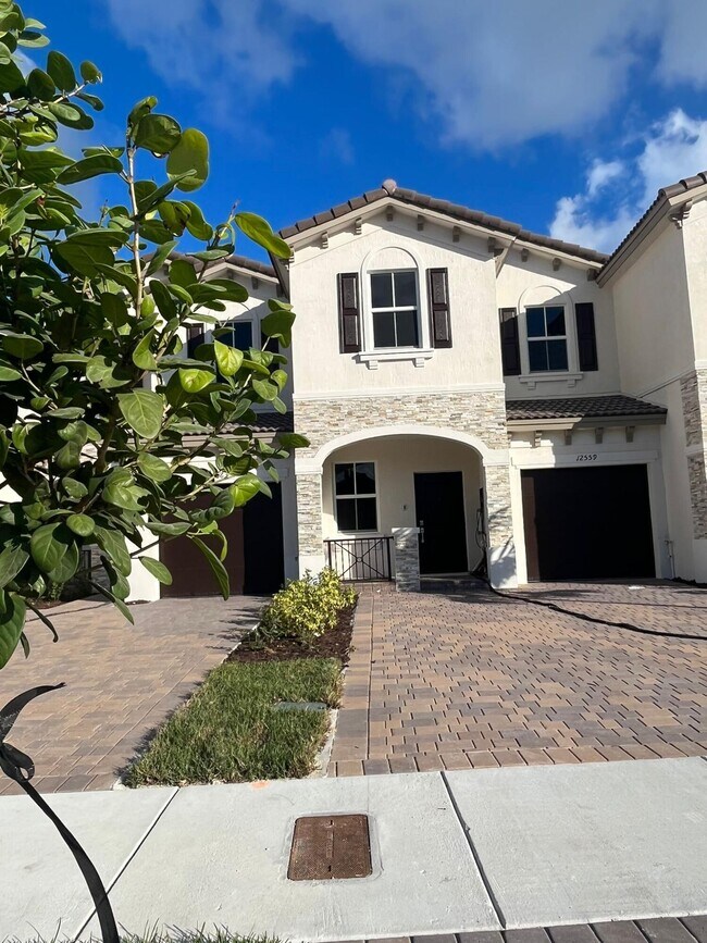 Foto del edificio - 12559 NW 24th Ave