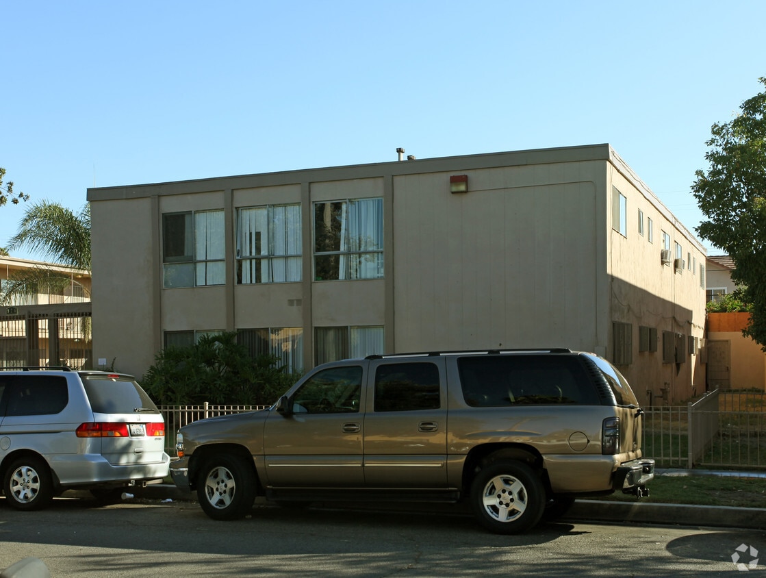 Building Photo - 926 S Citron St