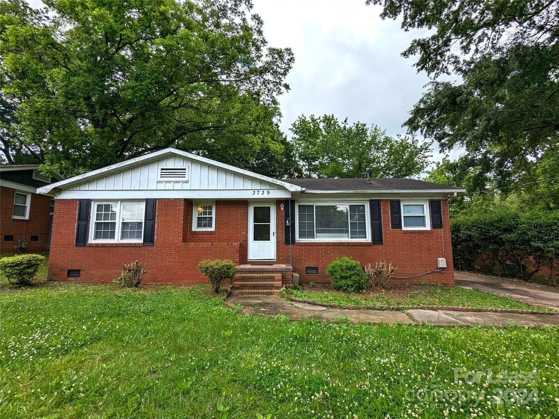 3739 Fieldcrest Rd, Charlotte, NC 28217 House Rental in Charlotte, NC