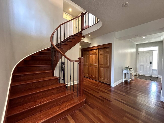 Building Photo - 50B Laxford Dr