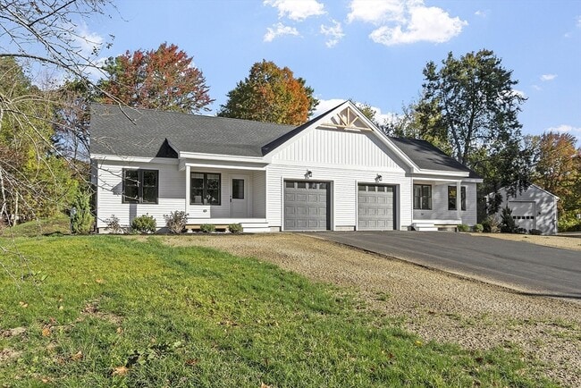 Building Photo - 18 Buttonwood Pl