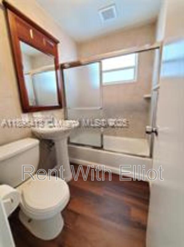 Foto del edificio - 2407 Scott St