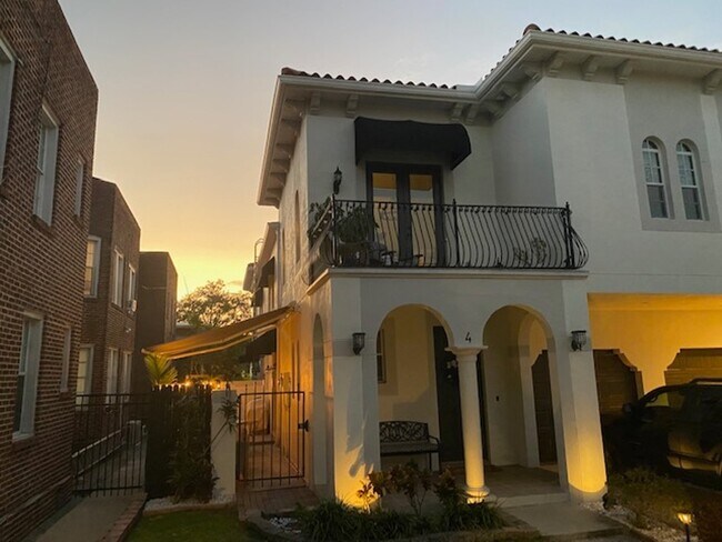 Building Photo - 507 S Westland Ave