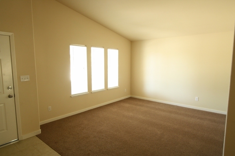 Primary Photo - BEAUTIFUL & SPACIOUS HOME