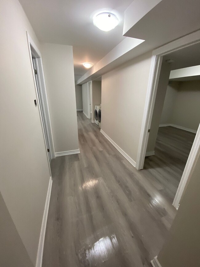 Building Photo - 35 Amberley Dr