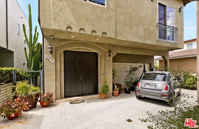 Foto del edificio - 2027 Butler Ave