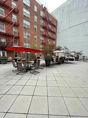 Foto del edificio - 25 W 13th St