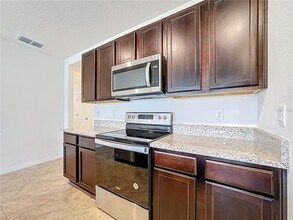Building Photo - 5817 Arboretum St