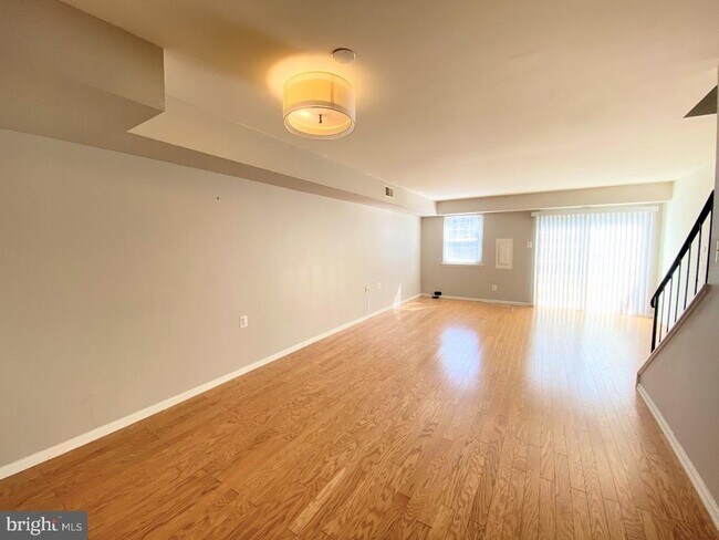 Foto del edificio - 27 Barclay Ct