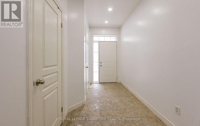 Photo du bâtiment - 96 Highgate Dr